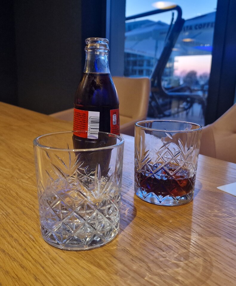 1000032767.jpg - XXXrentier