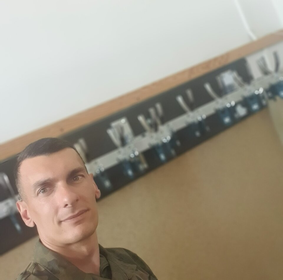 Screenshot_20250421_140102_Gallery.jpg - MeninBlack87