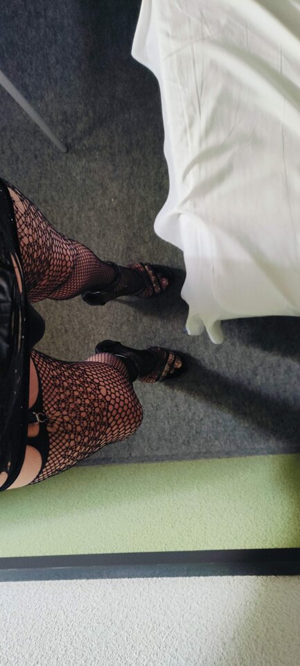 22f82e3b-e594-4439-926c-a6abcbc86e32-1_all_7379.jpg - paulstarkface