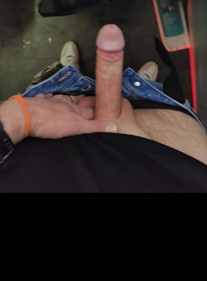 c5372c93-4161-47f9-ba51-b9ededdb4e79-1_all_209.jpg - HenryLloyd3