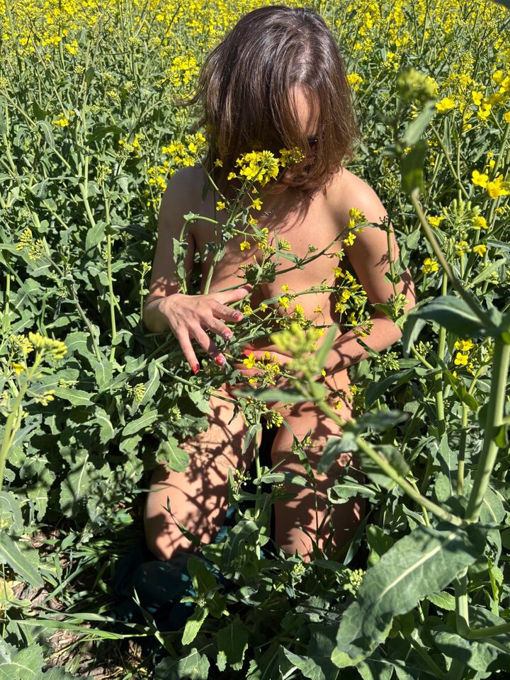 w rzepaku.jpg - mymega