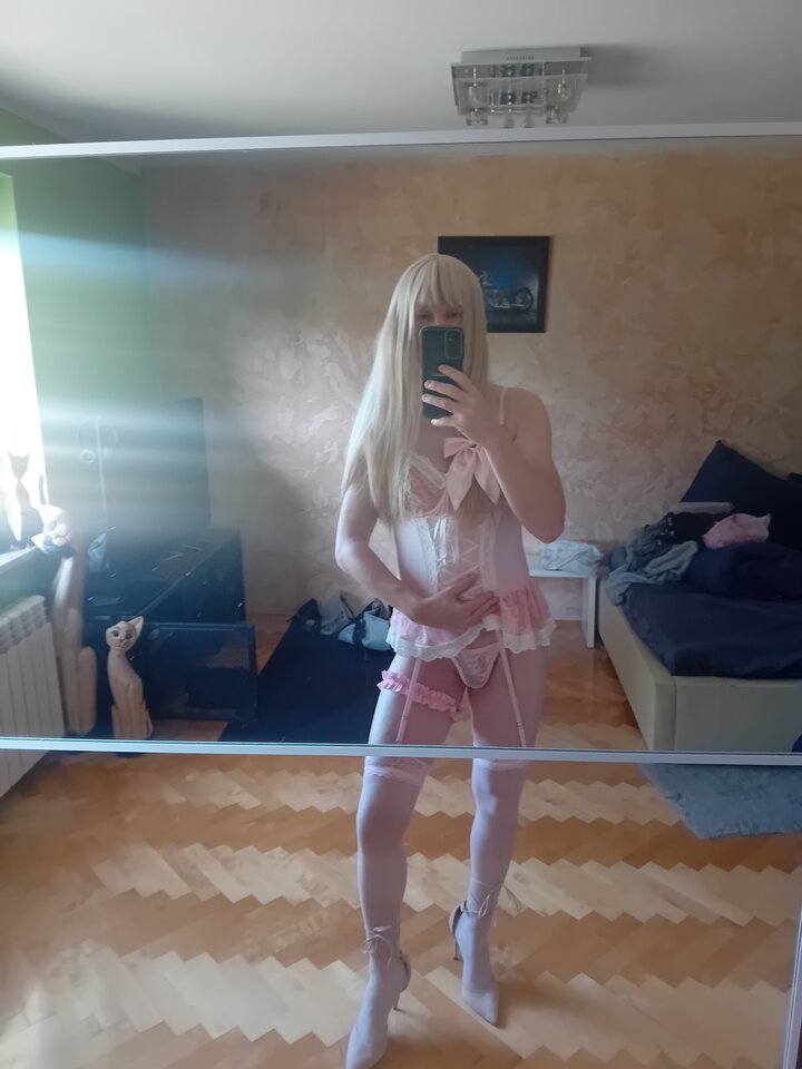 1000082092.jpg - sylviacrossdress