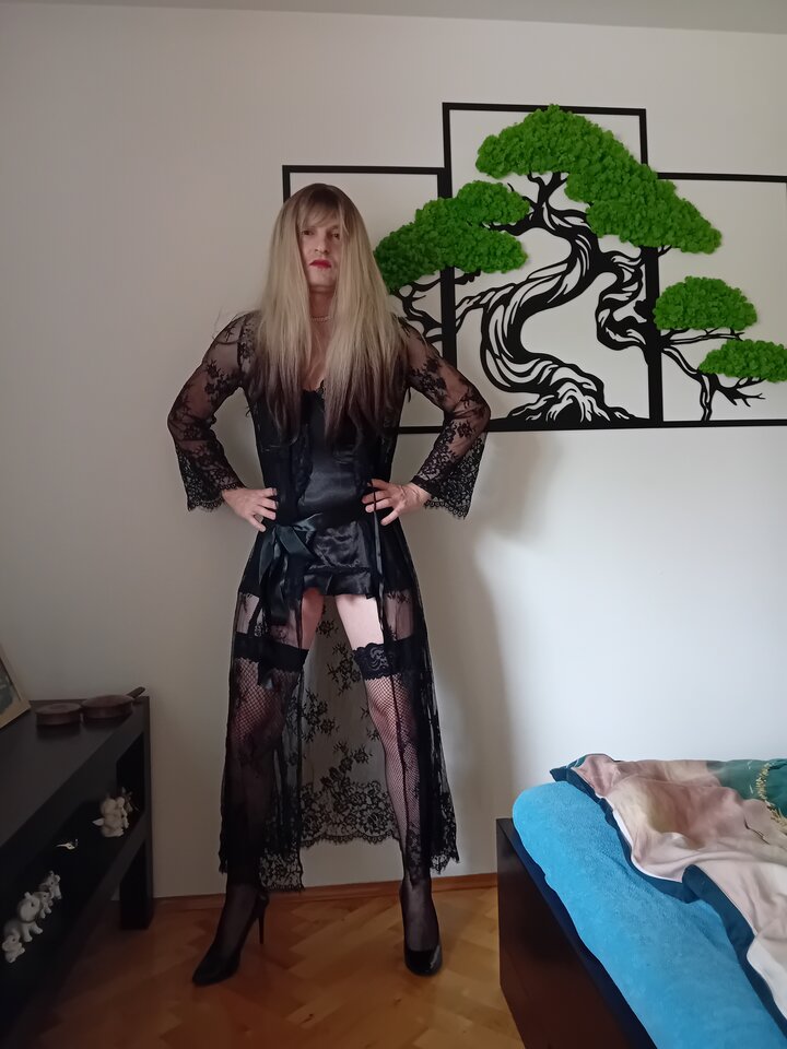 1000083831.jpg - sylviacrossdress