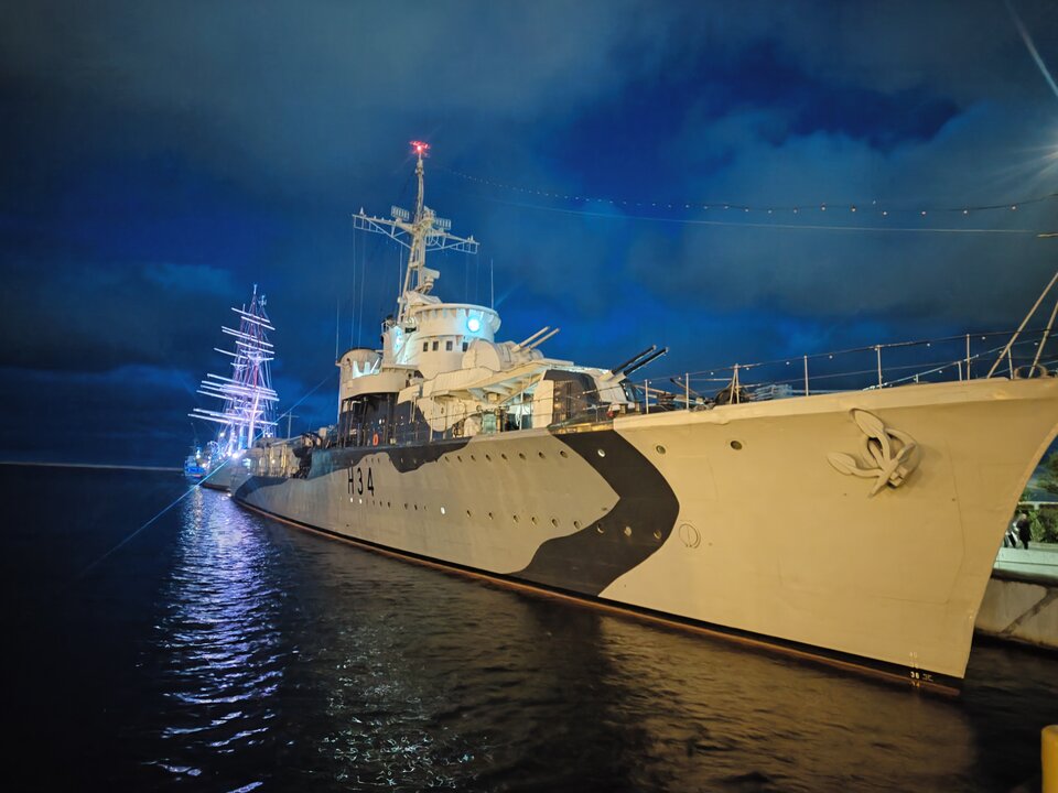 1000204716.jpg - Bixbit