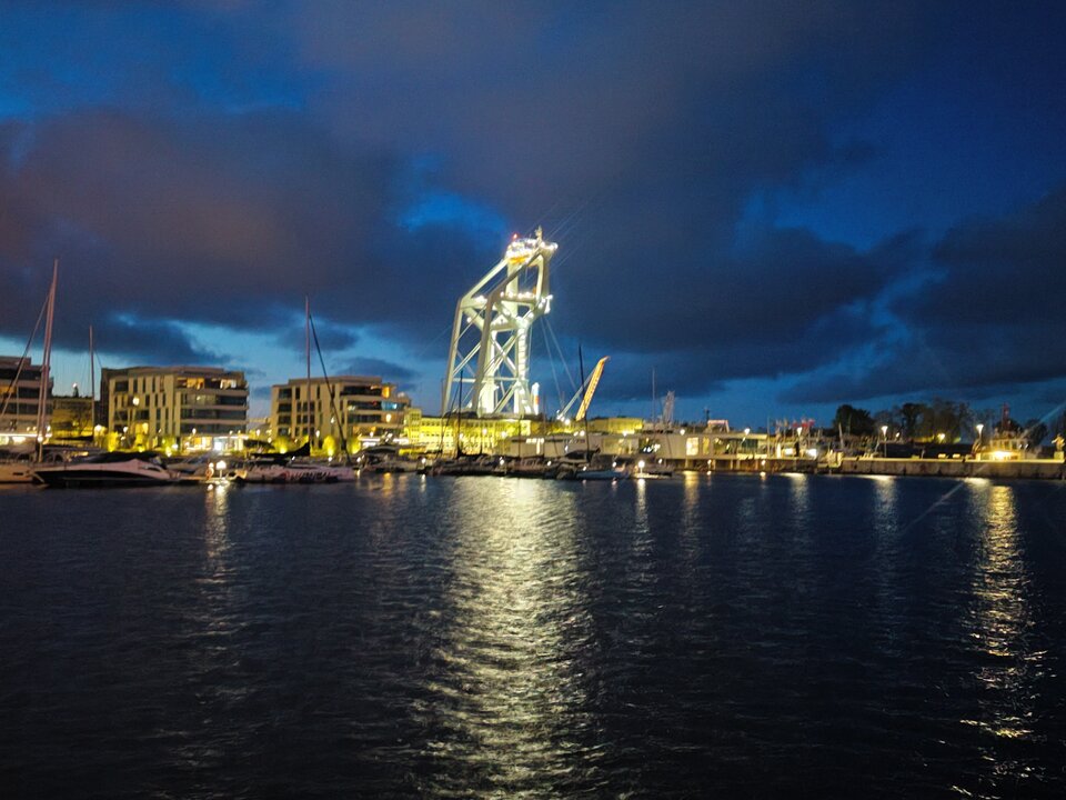 1000204704.jpg - Bixbit