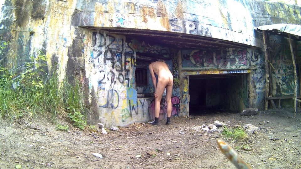 - bunkier 20250508_1405.mp4_snapshot_01.03.810.jpg - Krzysztof_cfnm