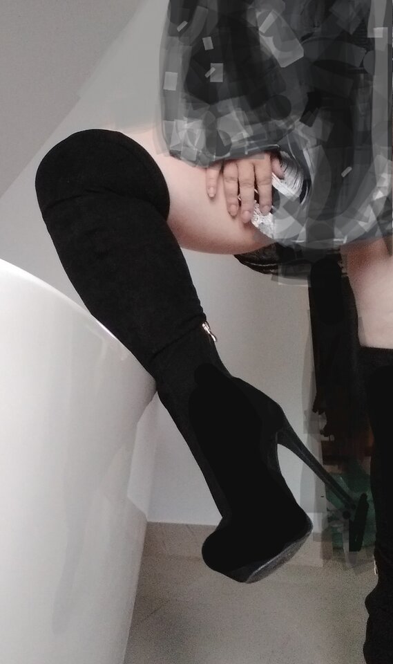 20250510_211850.jpg - RedWetHot