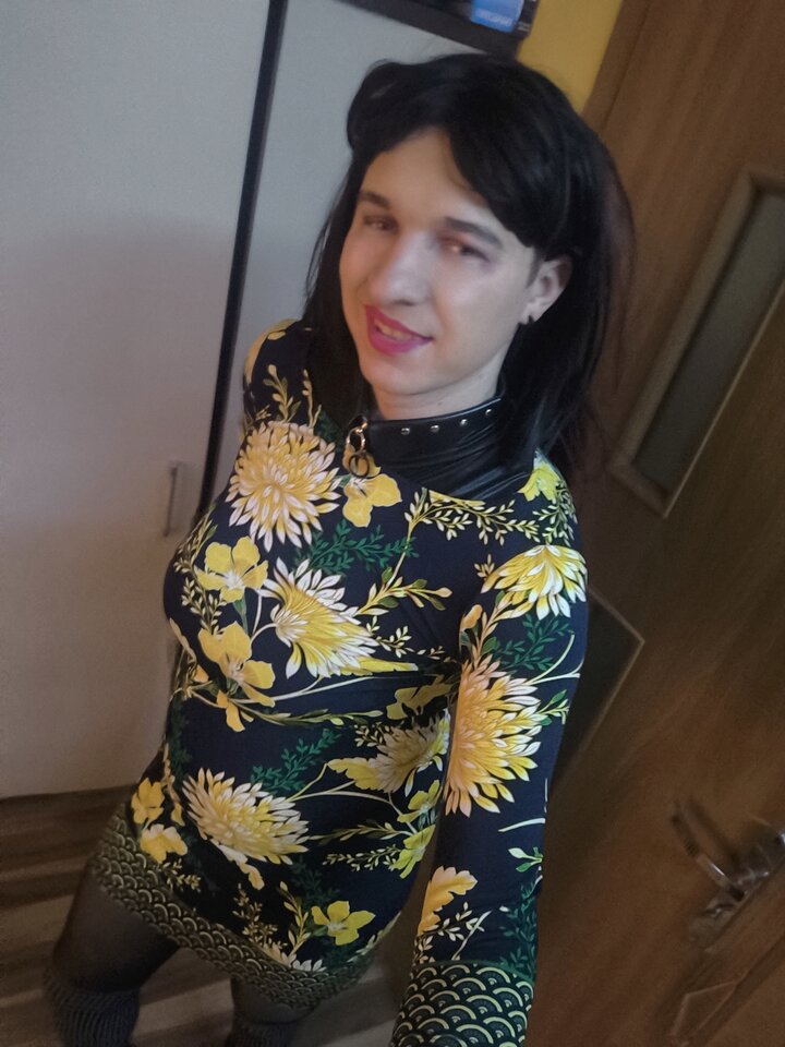 1000005917.jpg - Adriennecross