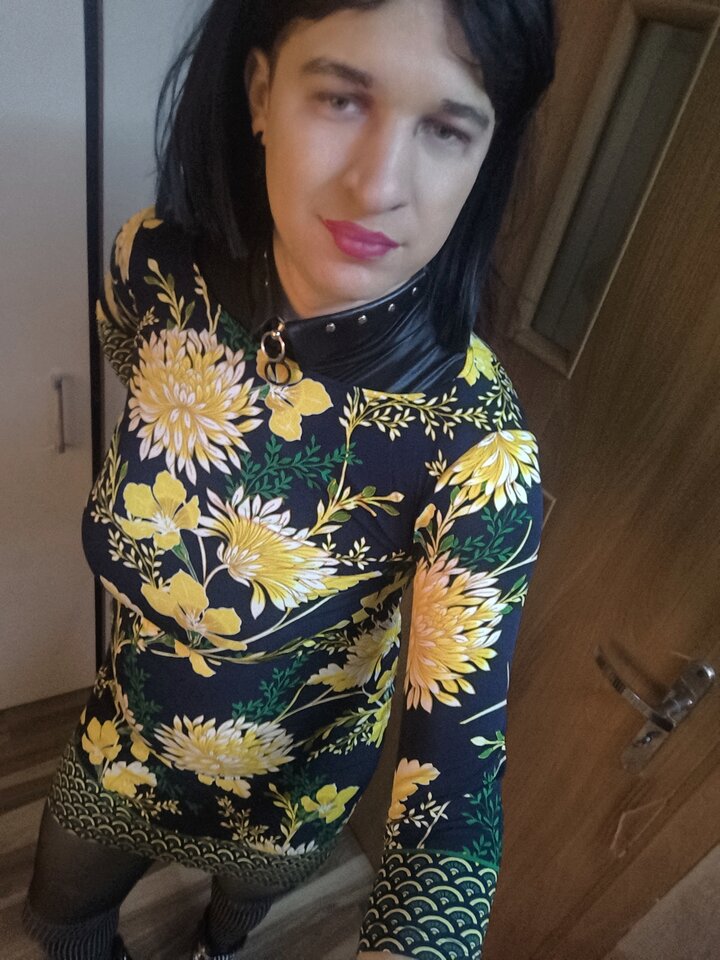 1000005919.jpg - Adriennecross