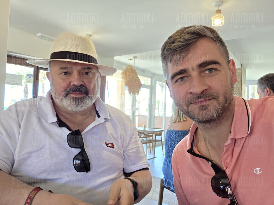 Pozdrawiamy z baru przy plaży - Adminki