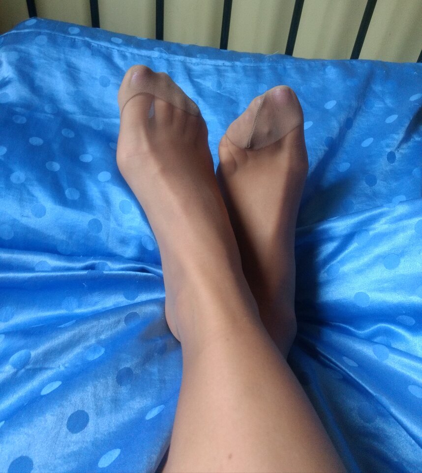 1000053818.jpg - Nylonfoot1