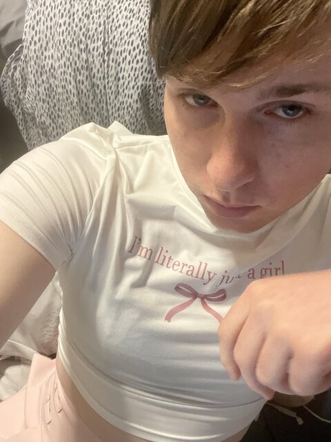 hey-guys-this-is-my-first-post-here-v0-jyu9enudsy1f1.jpg - Wstydliwysissy2