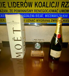 Czas napoić Germańską Bestię, francuskim szampanem!