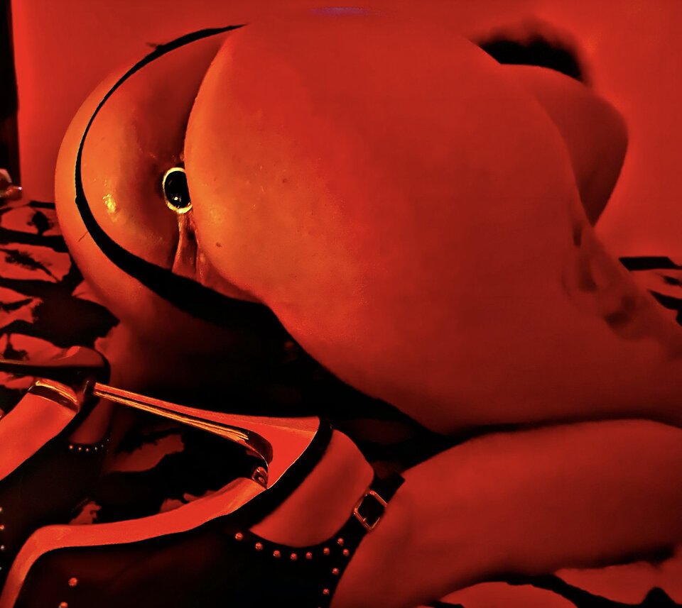 ee4d671e-f300-4b6a-a012-3e21881a2a5c.jpeg - JOHNiMEG