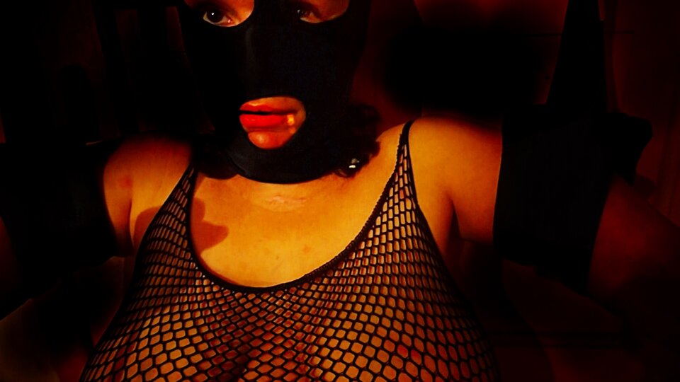 12062025_093123.jpg - Poligamistka