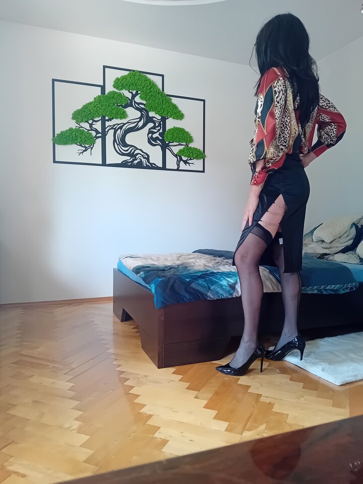 1000096235.jpg - sylviacrossdress