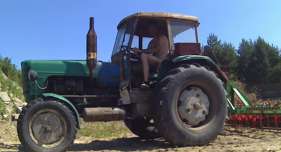 Traktor - 20250615_1123.mp4_snapshot_01.04.752.jpg - Krzysztof_cfnm