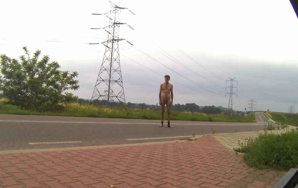 DOBIESZOWICE - przy MOPie 20250616_1038.mp4_snapshot_00.27.546.j - Krzysztof_cfnm