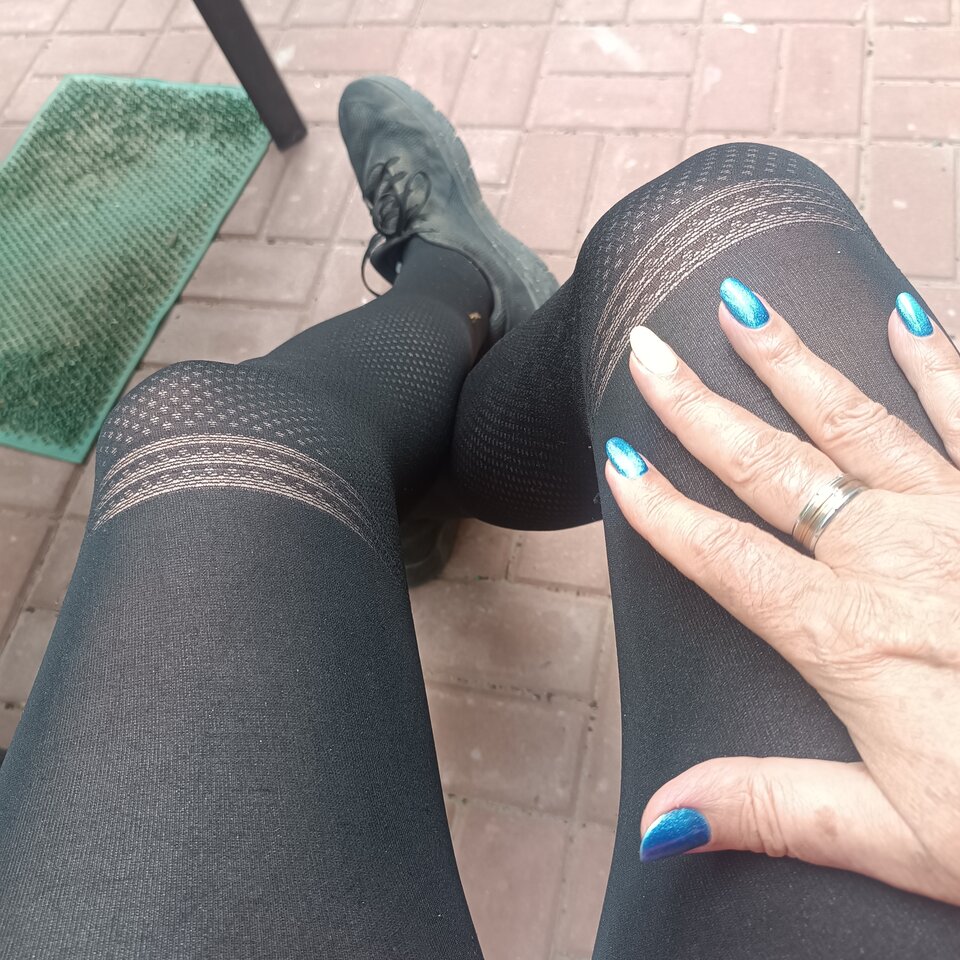 W rajstopach po powrocie z miasta 👙🤎 - Gregorja