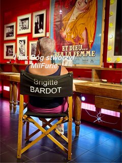 I tak Bóg stworzył nas dwie