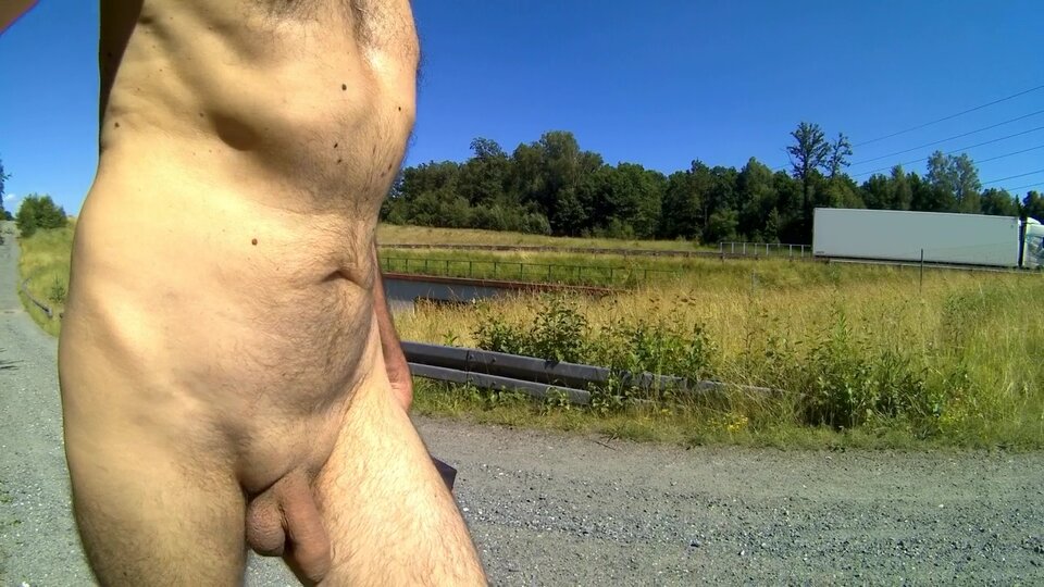 20250628_153047A.mp4_snapshot_03.06.848.jpg - Krzysztof_cfnm