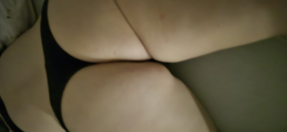 Wystawiła dupcie chyba na coś liczy - onislask28