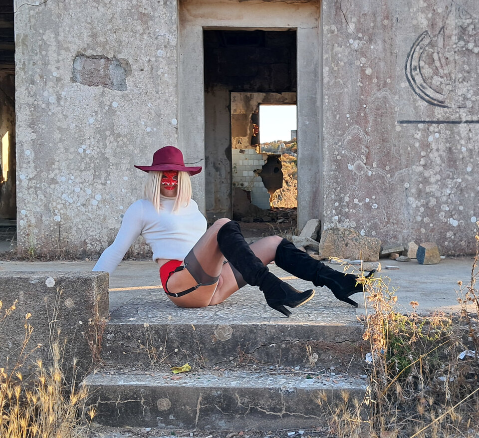 20250621_194539.jpg - Laure