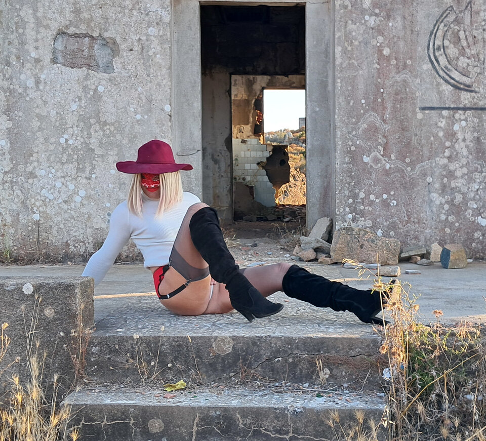 20250621_194600.jpg - Laure