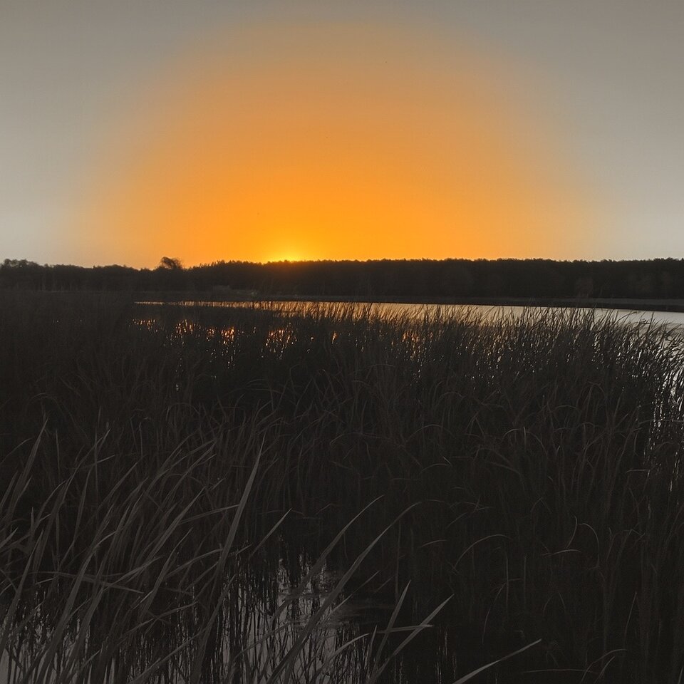 Lipcowy wschód słońca nad jeziorem;) - ZRuczajuOn2