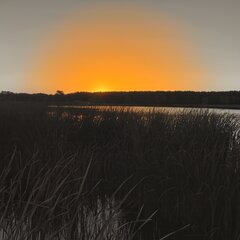 Lipcowy wschód słońca nad jeziorem;)