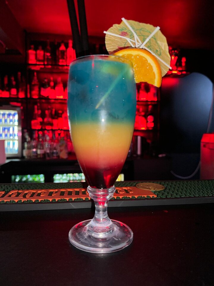 CZWARTKOWA IMPREZA DLA PAR - LavaClub