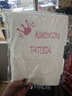 Magenta wszędzie nawet na dworcu gdańskim się znalazła.