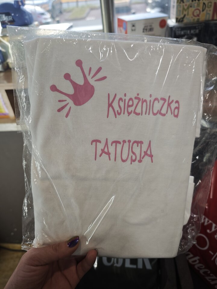 Magenta wszędzie nawet na dworcu gdańskim się znalazła. - Pezetkax