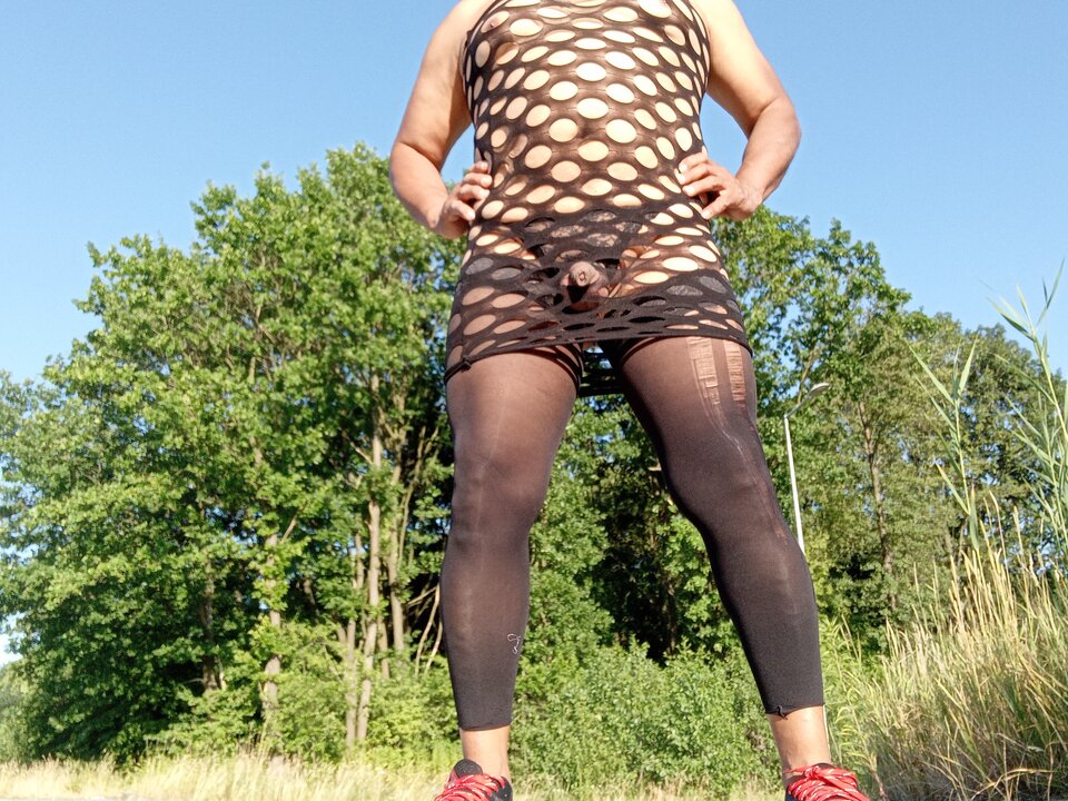 1000077559.jpg - lickemydick