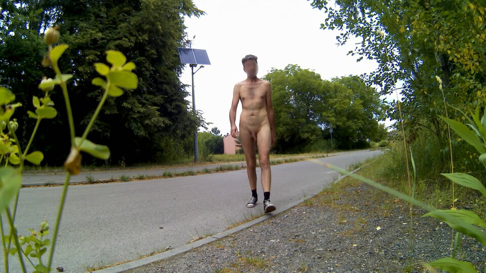 BOBROWNIKI - szybowa satry garaż 20250708_1309.mp4_snapshot_02. - Krzysztof_cfnm