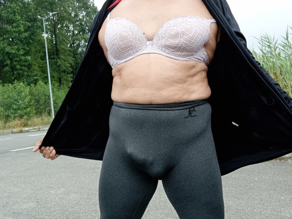 1000078278.jpg - lickemydick