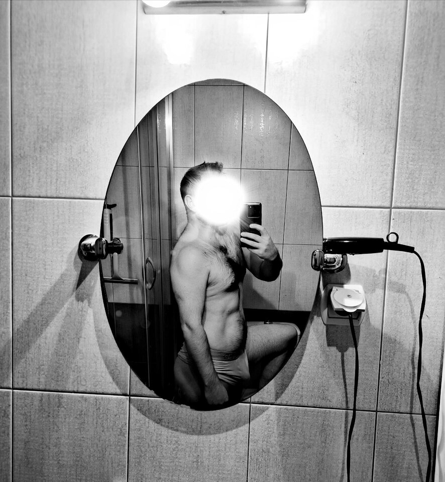 mirror mirror on the wall.jpg - kjurijus
