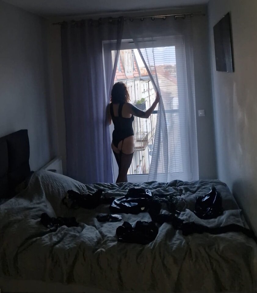 1000038869.jpg - DeepDesireCouple