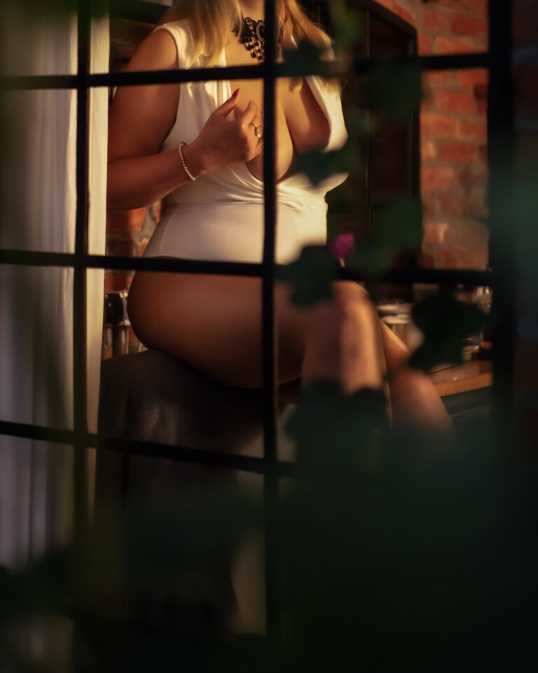 62 - IntimateCaptures