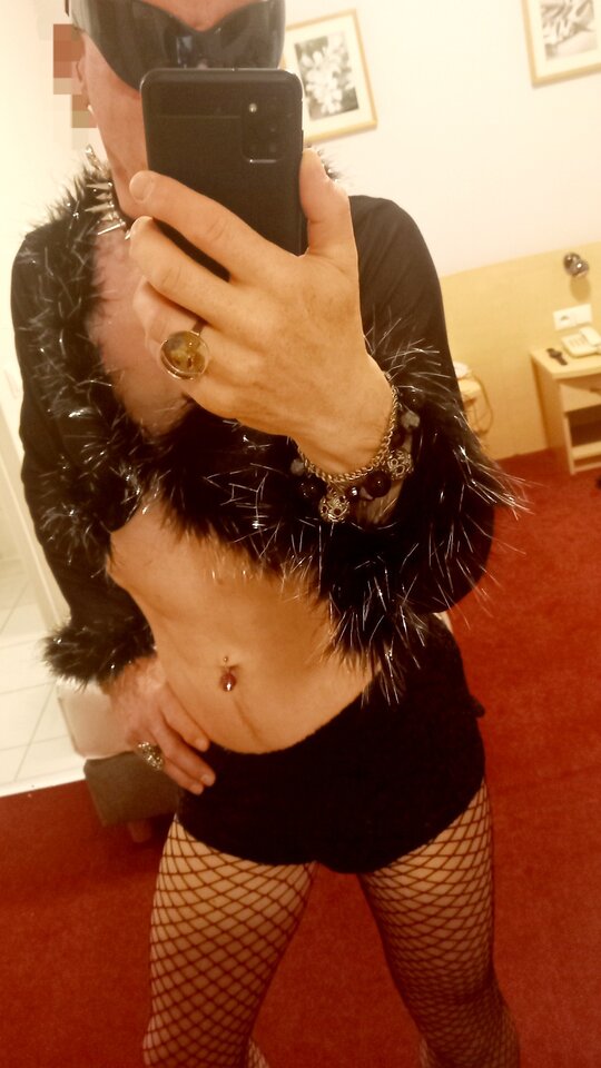 20250609_222901.jpg - Active_Lady