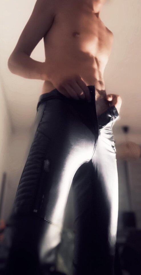 IMG_5902.jpeg - Young_Toy