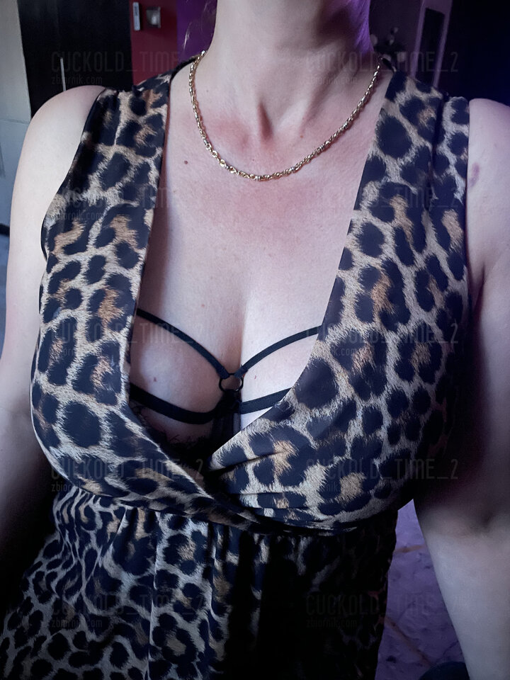 Dekolt.. - Cuckold_Time_2