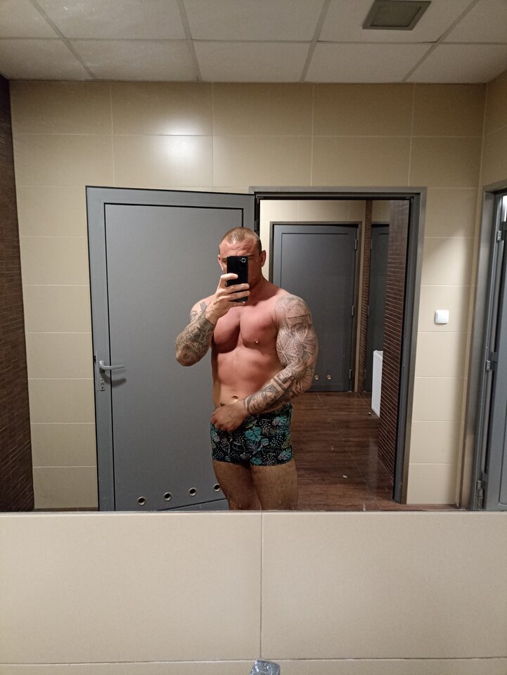 1000001000.jpg - luckytofuck