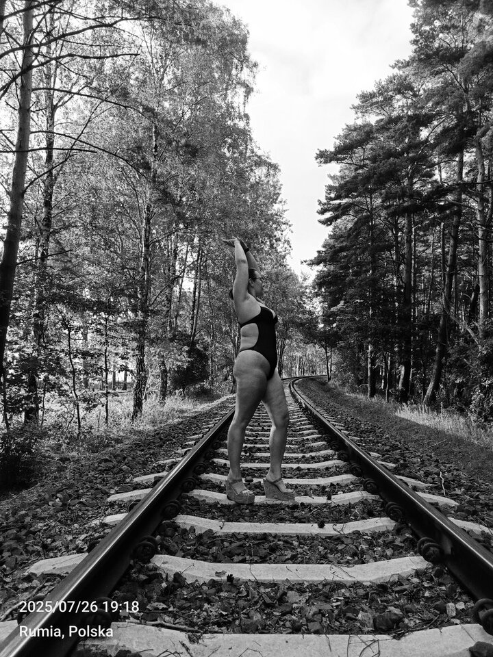 1000027583.jpg - MadamandViking