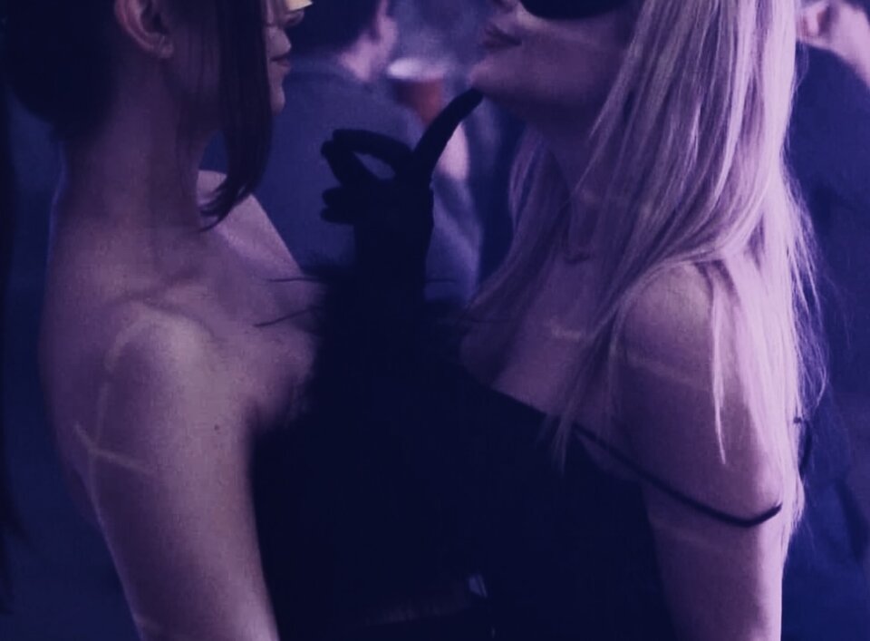 Gorący wieczór w zimne lato 🪩 - dupa802