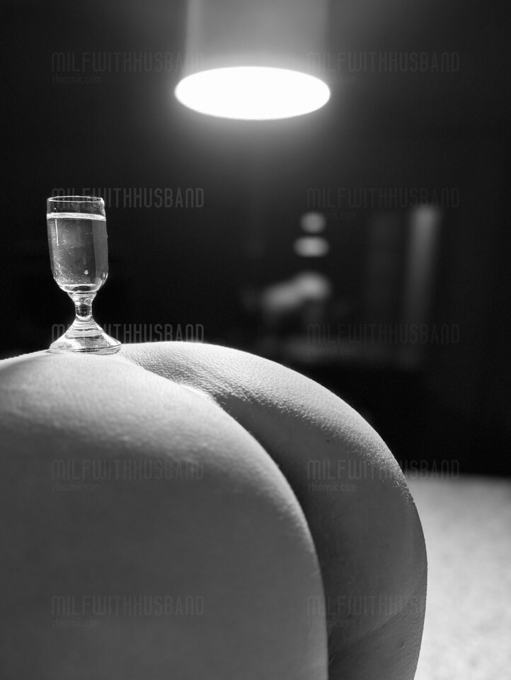 Artystycznie w Krakowie  - MilfWithHusband