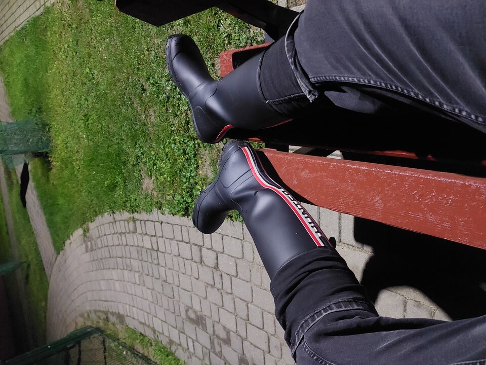 20250801_235850.jpg - Rubber_gloves