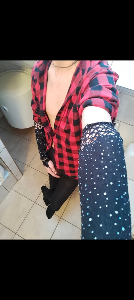 Screenshot_2025-08-03-10-15-48-58_965bbf4d18d205f782c6b8409c5773 - Uroczyfemboy27