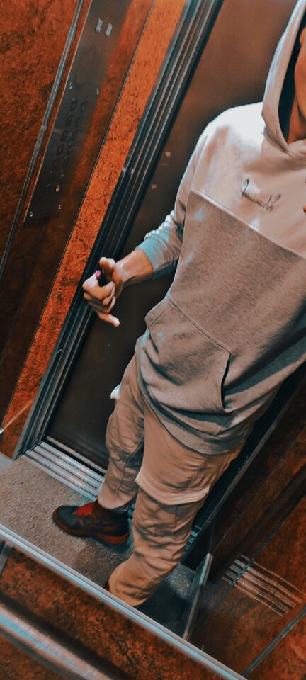 Screenshot_2025-08-05-17-06-06-578_com.miui.gallery.jpg - UnkowUser