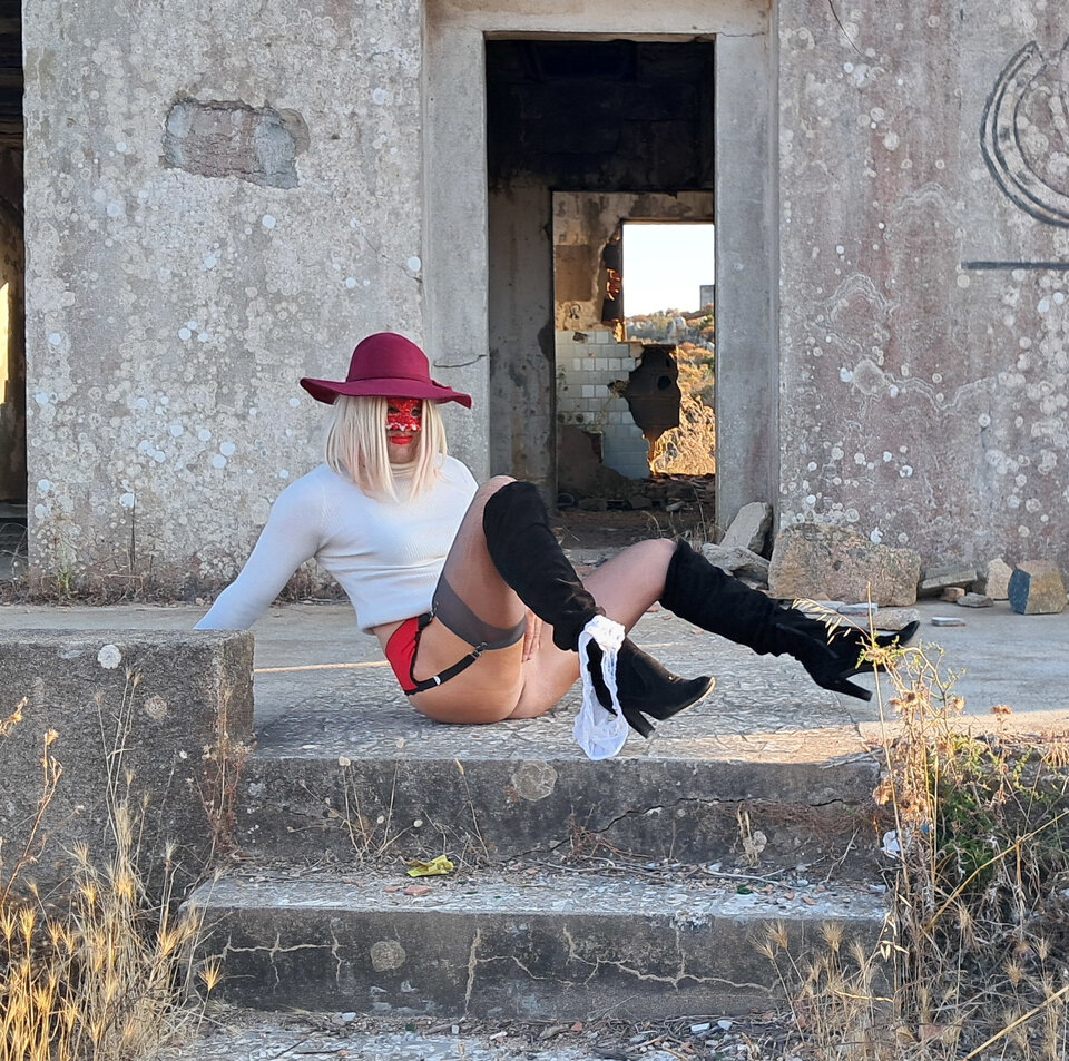 20250621_195123.jpg - Laure